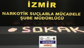 İzmir’de ticari araçla uyuşturucu kuryeliği: İki kadın yakalandı
