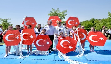 Bornova'da 23 Nisan sevinci dolu dolu yaşandı