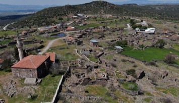 İzmir’de terk edilmiş köy korku filmlerinin mekanı oldu