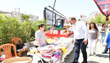 Çiğli'de üretici kadın pazarı açıldı