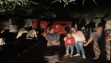 Kadir Gecesi elektrikleri kesilen bebekli aileye CHP İzmir ulaştı