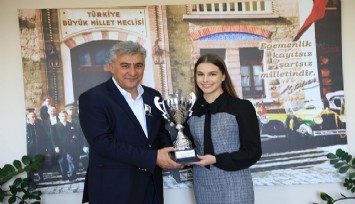 İzmirli Burçak Uluslararası Cimnastik Turnuvası’ndan da kupayla döndü