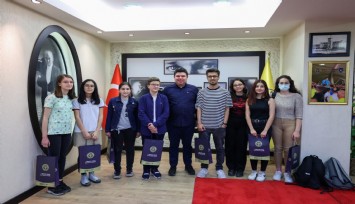 Buca Belediyesi Dijital Dershane’de ödüller sahiplerini buldu