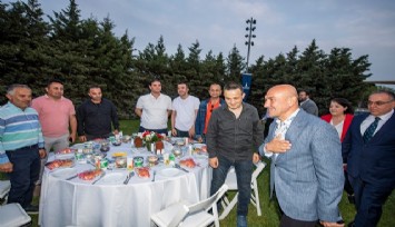 Ramazan’ın son gününde iftar sofrası Büyükşehir emekçileri için kuruldu