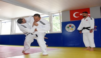 Görme engelli judocuların hedefi Paris Olimpiyatları