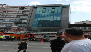 Çatıya çıkan adamı görünce sosyal medyadan canlı yayın yaptılar