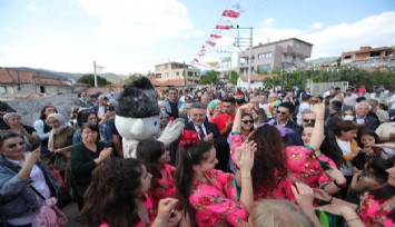 Bayraklı ‘baharı’ coşkuyla karşıladı
