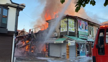 15 iş yeri alevlere teslim oldu