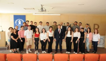 “Gençler geleceği, dünyayı ve Türkiye'yi daha iyi değerlendiriyor”
