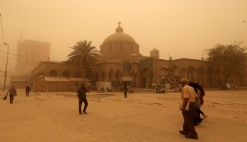 Irak'ta kum fırtınası 4 bin kişiyi hastanelik etti