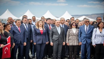 CHP’nin 19 Mayıs kutlamalarına katılan Başkan Soyer: Umudun yeniden filizlendiği günler çok yakın