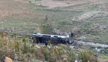 Öğrencileri taşıyan otobüs devrildi: Ölü ve yaralılar var