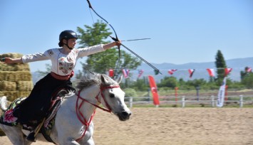 34 ülkeden 84 sporcu Sındırgı'da yarıştı