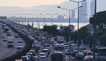 İzmir’de trafiğe kayıtlı araç sayısı 1 milyon 594 bin 147