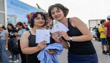İzmir Büyükşehir Belediyesinden gençleri sevindiren sürpriz