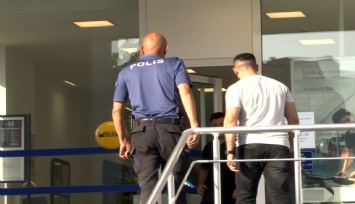 Silahla girdikleri bankadan 80 bin dolar çaldılar
