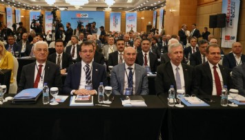 CHP'li belediye başkanları Van'da buluştu