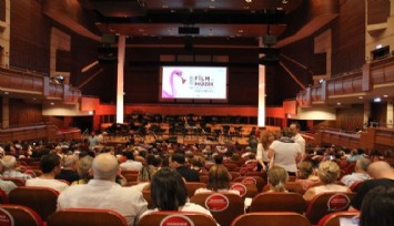 İzmir Uluslararası Film ve Müzik Festivali başladı