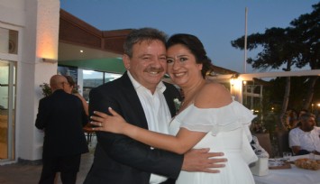 Ünlü oyuncu Serhat Özcan Ayvalık'ta evlendi