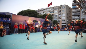 Bergama'da 86. Kültür ve Sanat Festivalinin 2. günü dolu dizgin geçti