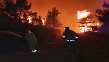 Marmaris yangınına Büyükşehir ekipleri de müdahale ediyor