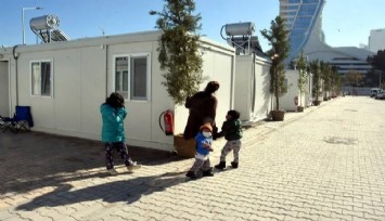 Evini kaybeden İzmirli depremzedelere konteyner bile çok görüldü