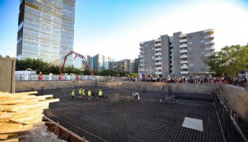 Depremde yıkılan Cumhuriyet Apartmanı’nın temeli atıldı  
