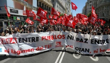 İspanya'da NATO karşıtı gösteri