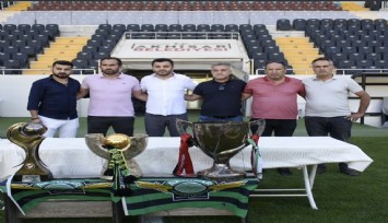 Theofanis Gekas yeniden Akhisarspor’da