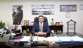 Menderes Belediye Başkanı Kayalar’dan operasyon açıklaması: Geçmiş döneme ait ihalelerle ilgili oldu