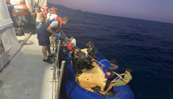 Yunanistan unsurlarınca geri itilen 36 göçmen kurtarıldı
