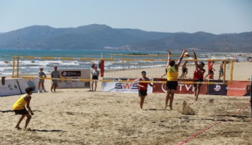 Avrupa U20 Plaj Voleybolu Şampiyonası Selçuk’ta başladı  