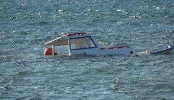 Ayvalık’ta şiddetli rüzgar bazı balıkçı teknelerini batırdı  