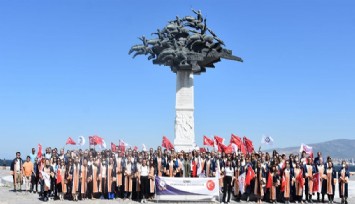 İzmir Demokrasi Üniversitesi’nden 'Demokrasi Yürüyüşü'  