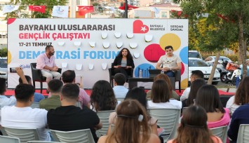 Gençlerin barış dilekleri Bayraklı'da yankılandı
