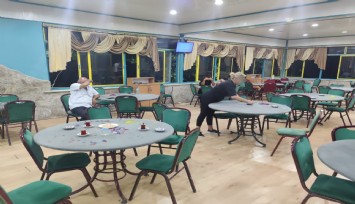 İzmir'de kahvehaneye kumar baskınında ceza yağdı