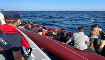 Çeşme açıklarında 47 göçmen kurtarılırken, 41 göçmende yakalandı