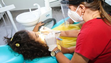 Karşıyakalı çocuklara ücretsiz diş bakımı