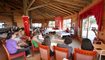 Başkan Tugay'dan gençlere 'siyaset' mesajı