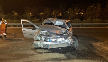 İzmir’de otomobil kamyona çarptı: 1 can kaybı, 1 yaralı