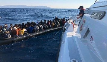 İzmir açıklarında 194 düzensiz göçmen kurtarıldı, 45 göçmen yakalandı