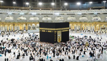 Kabe'nin etrafındaki bariyerler 2,5 yıl sonra kaldırdı