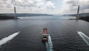 Dünyanın tahıl sorununu çözecek sevkiyat başladı: Razoni Gemisi İstanbul Boğazı’nı geçti