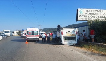 İzmir'de yolcu minibüsü ile otomobil çarpıştı: 5 yaralı  