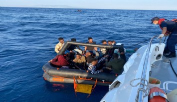 İzmir açıklarında 136 göçmene can suyu