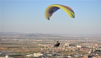 Afyonkarahisar’da ilk kez yamaç paraşütü festivali düzenlenecek