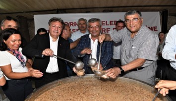 Bornova’da aşure kazanları birlik için kaynadı   