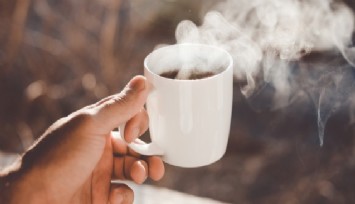 Sıcak çay ve kahve içmek, kanser riskini arttırıyor