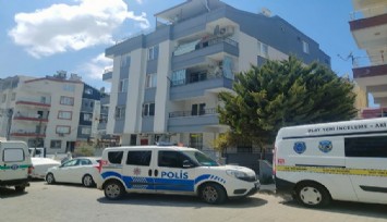 Apartman sakinleri cansız bedenin merdiven demirlerine asılı halde buldu  