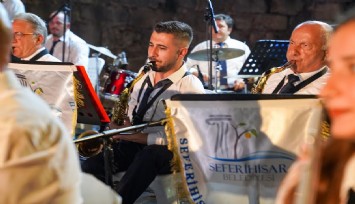 Atatürk'ün bandosundan 100. yıl konseri